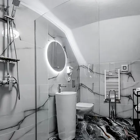 Pensiunea Adrian, Relaxare Cu Si Piscina Incalzita * Novaci-Străini