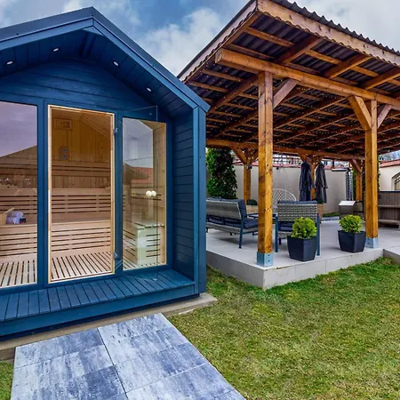 Pensiunea Adrian, Relaxare Cu Si Piscina Incalzita Novaci-Străini