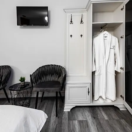 Guest house Pensiunea Adrian